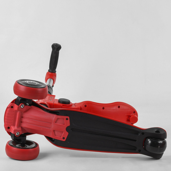 Детский трехколесный самокат с сидением Best Scooter ST-18003