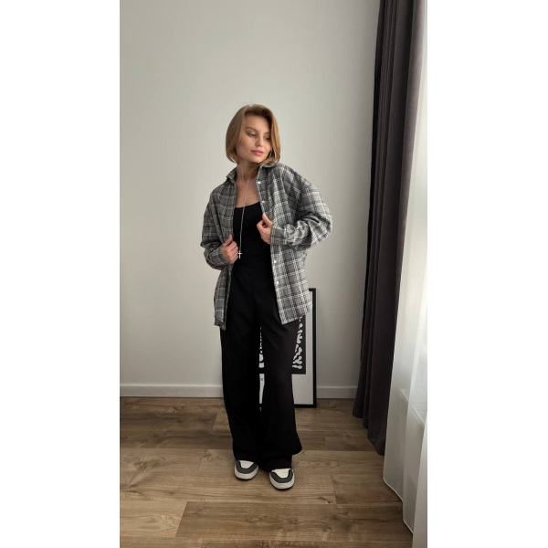 Стильна oversize сорочка в клітинку, в сірому кольорі 