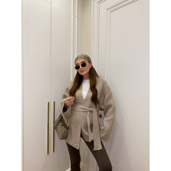 Модний кардиган жіночий oversize з поясом, в бежевому кольорі 42-46
