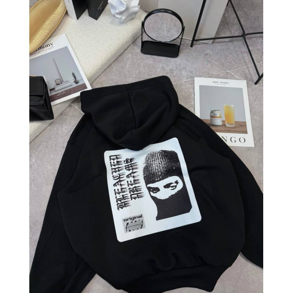 Трендове худі oversize зі стилізованим принтом, в чорному кольорі 42-46
