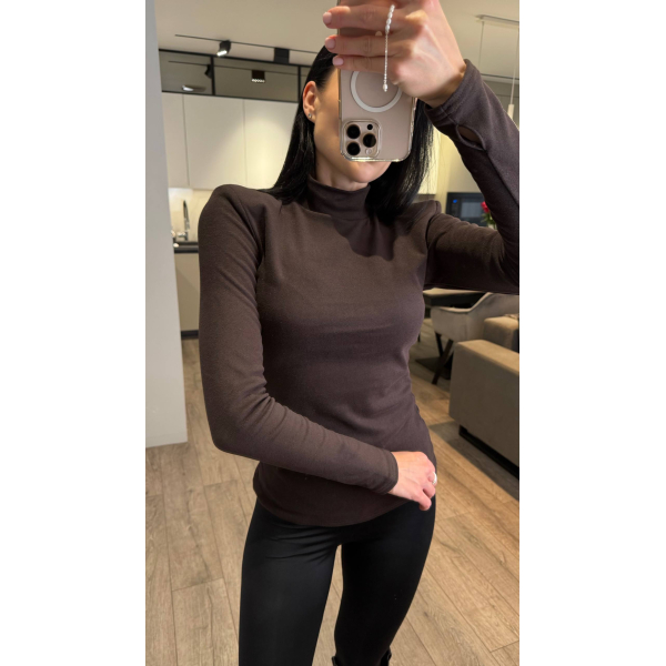 Жіночий теплий гольф\лонгслів з плечиками, в чорному кольорі 42-46