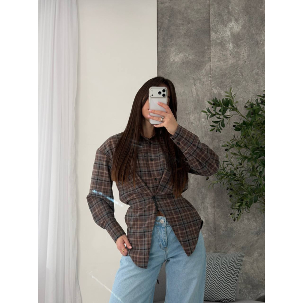 Жіноча сорочка в клітинку з плечиками oversize на ґудзиках, в шоколадному кольорі 46-48