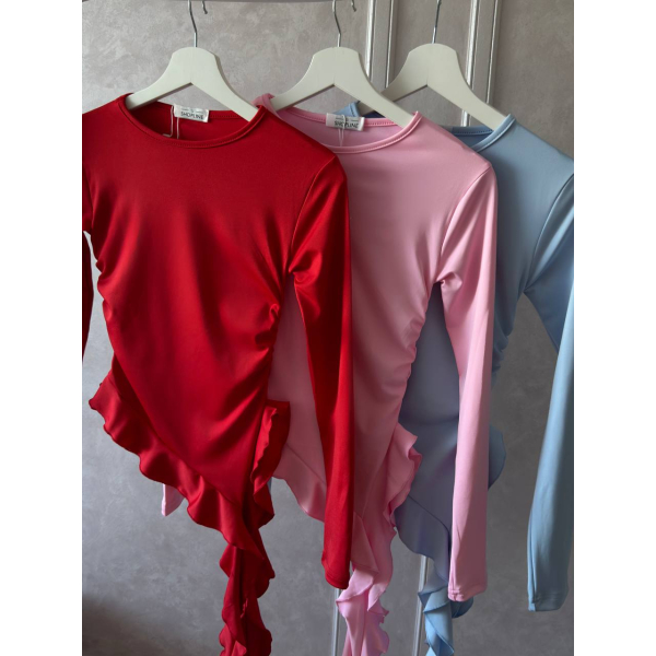 Жіночий лонгслів\лонг з воланами, в червоному кольорі 42-46