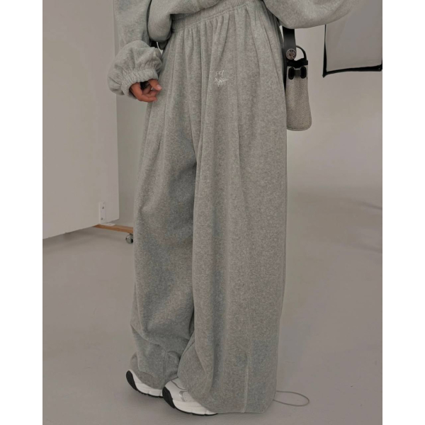 Женский костюм oversize велюр с вышивкой, цвет серый меланж 42-46